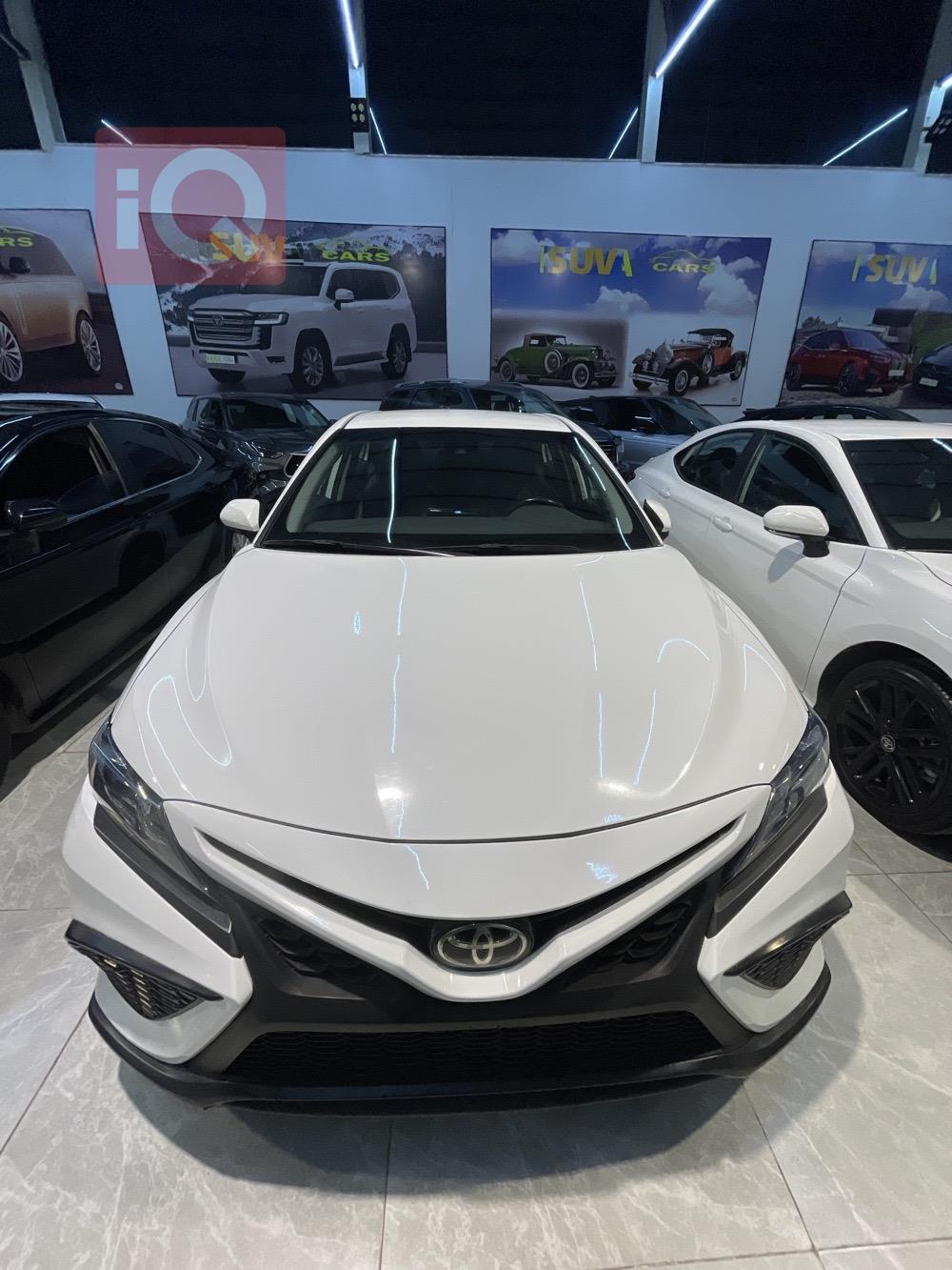 تۆیۆتا کامری